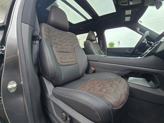 New 2026 Nissan Armada Platinum image 12