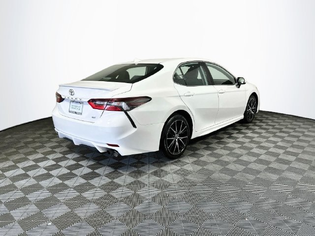 Used 2023 Toyota Camry SE FWD image 8