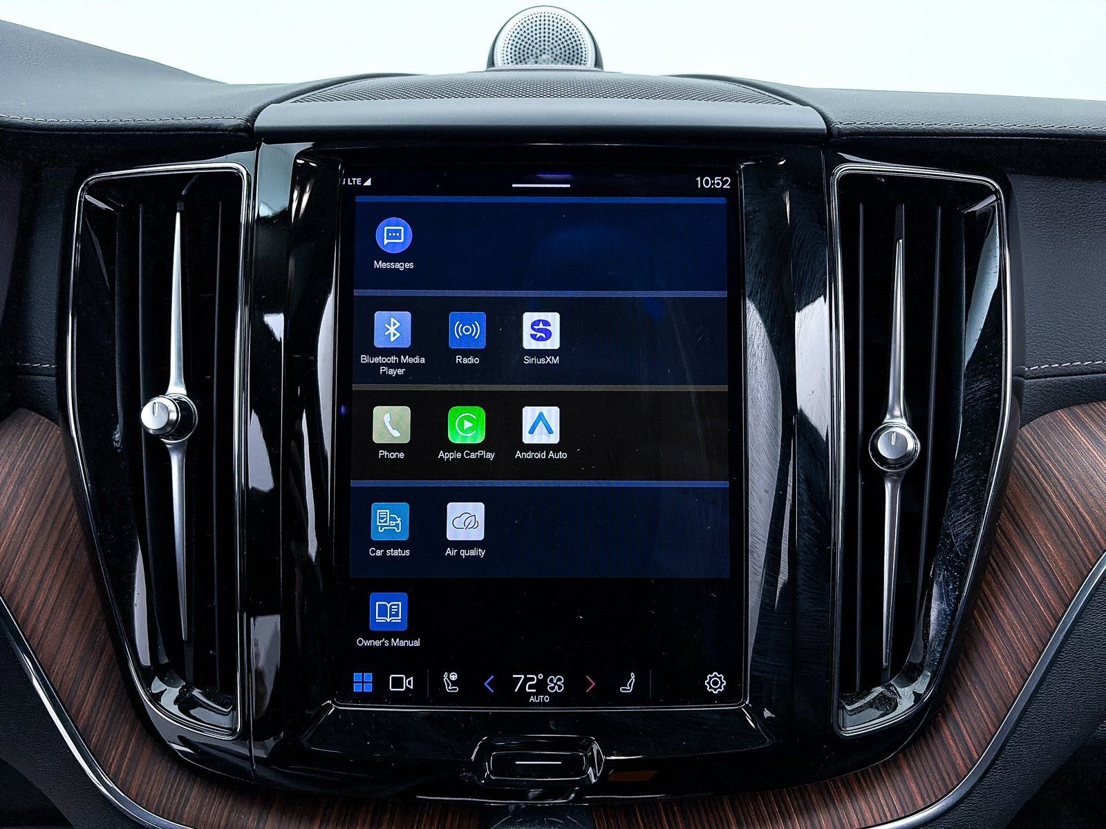 Used 2023 Volvo XC60 B6 Ultimate w/ Protection Package Premier image 24