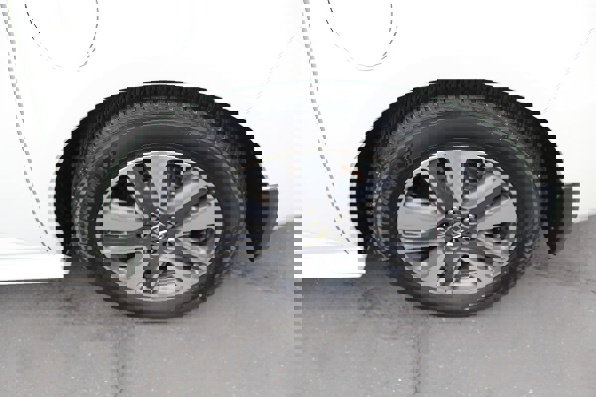 Used 2015 Honda Odyssey Touring Elite image 14