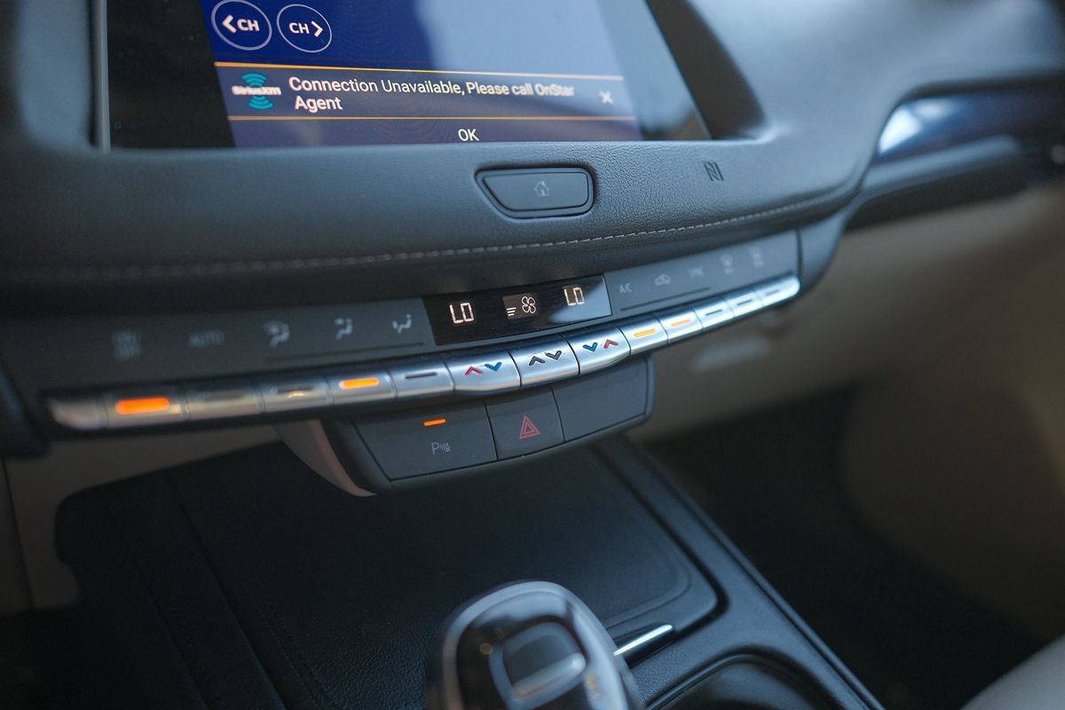 Used 2021 Cadillac XT4 Luxury FWD image 24