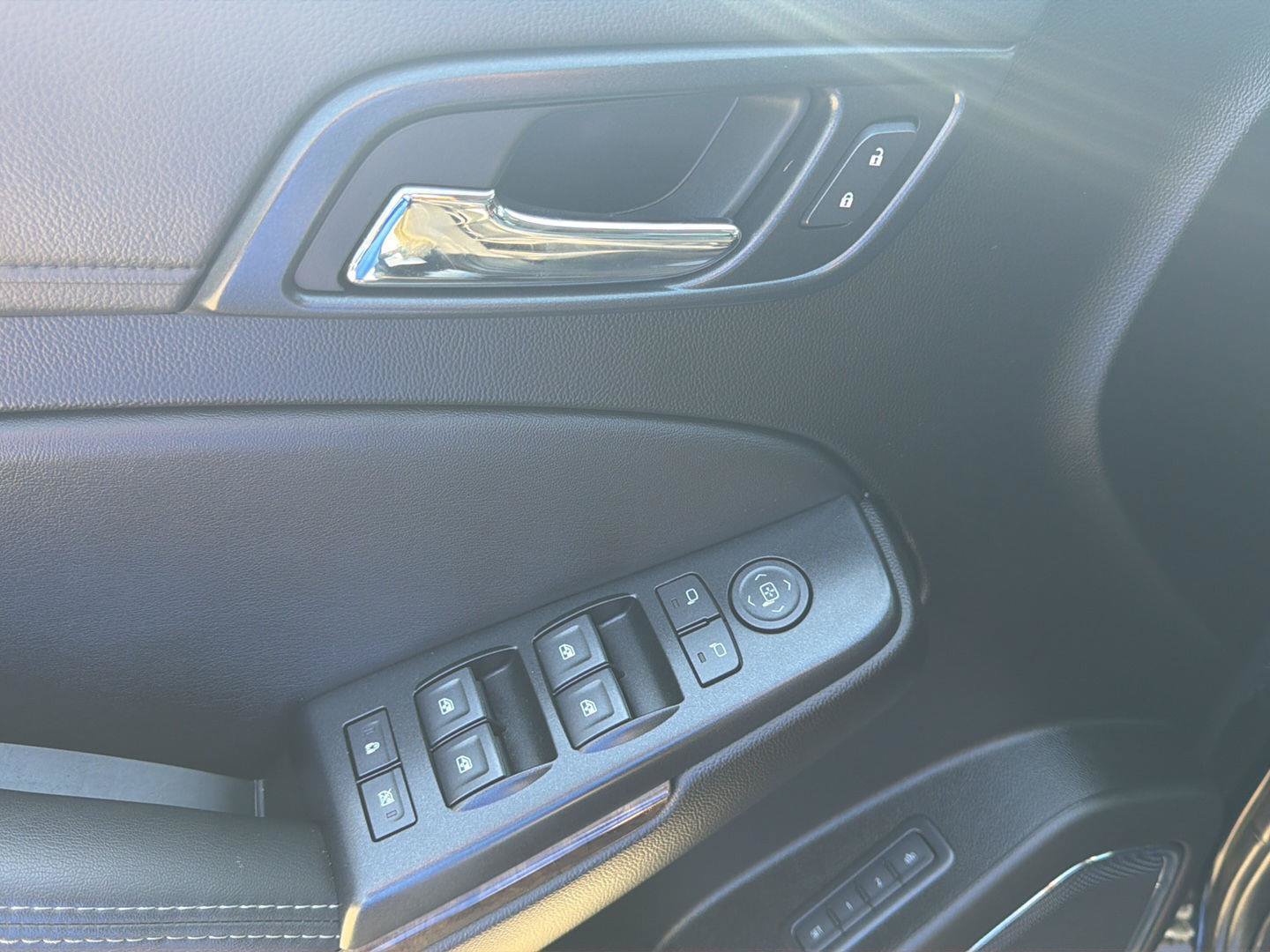 Used 2019 Chevrolet Suburban LT AWD/4WD image 14