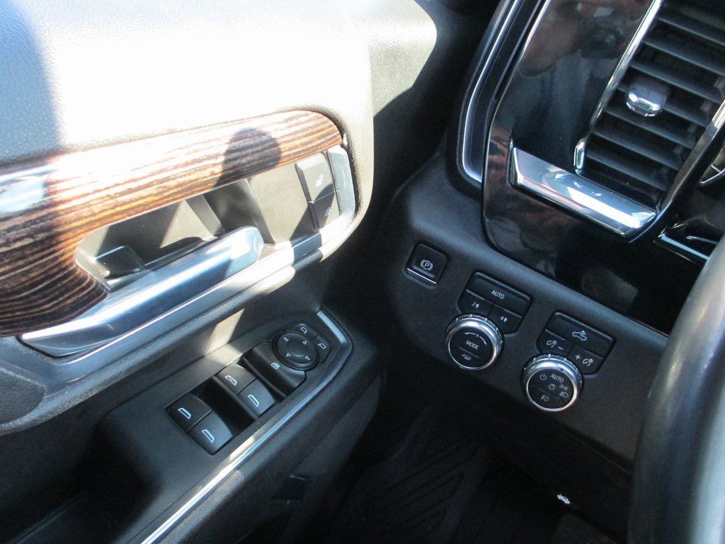 Used 2024 GMC Sierra 1500 Elevation image 25