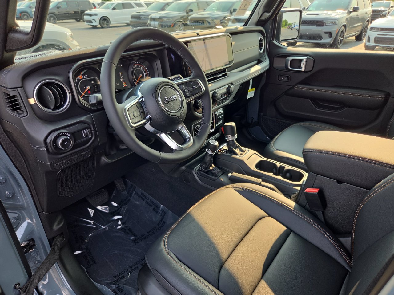 New 2026 Jeep Wrangler Unlimited Sahara AWD/4WD image 18