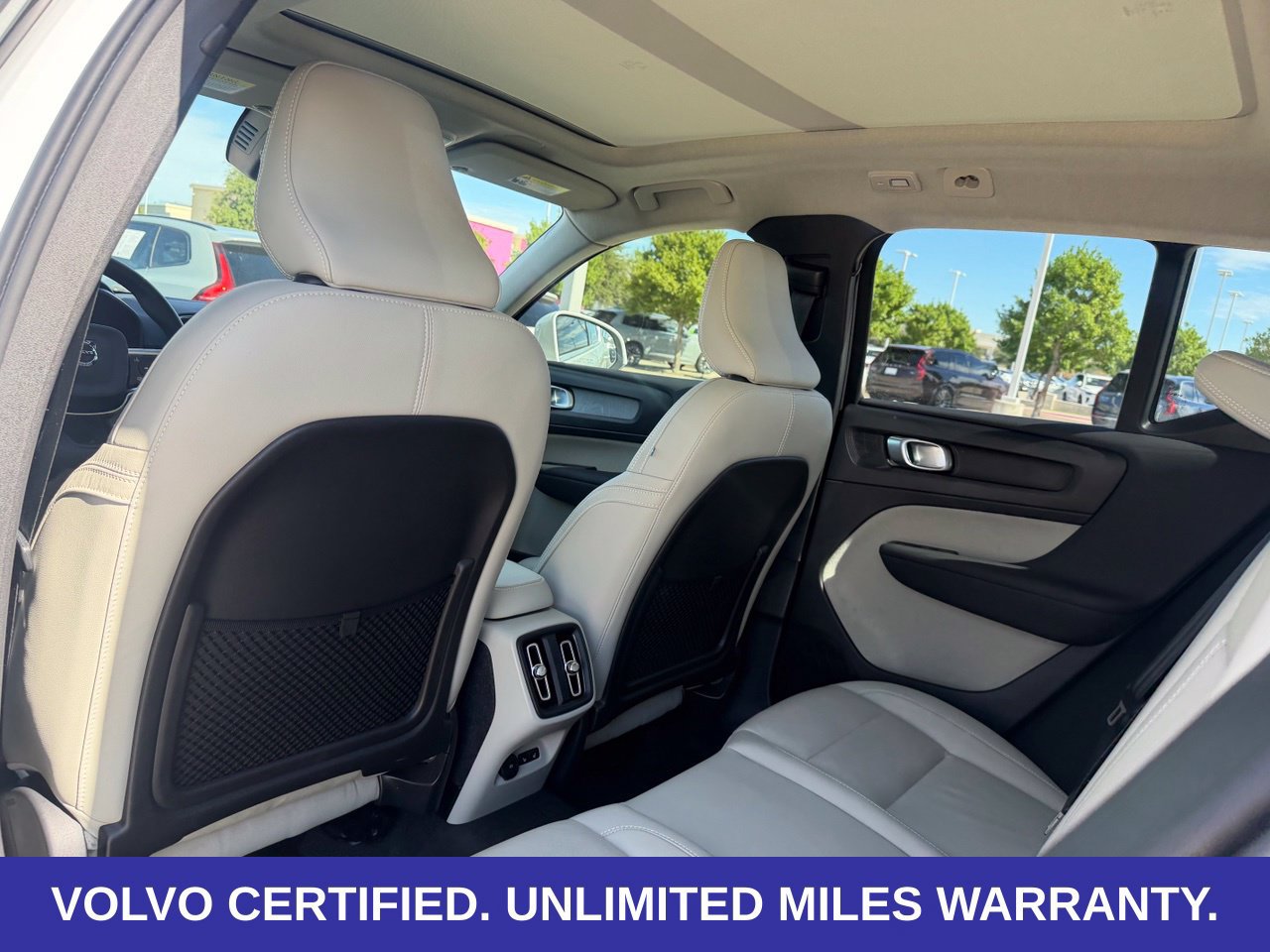 Certified 2024 Volvo XC40 B5 Ultimate w/ Protection Package Premier AWD/4WD image 40