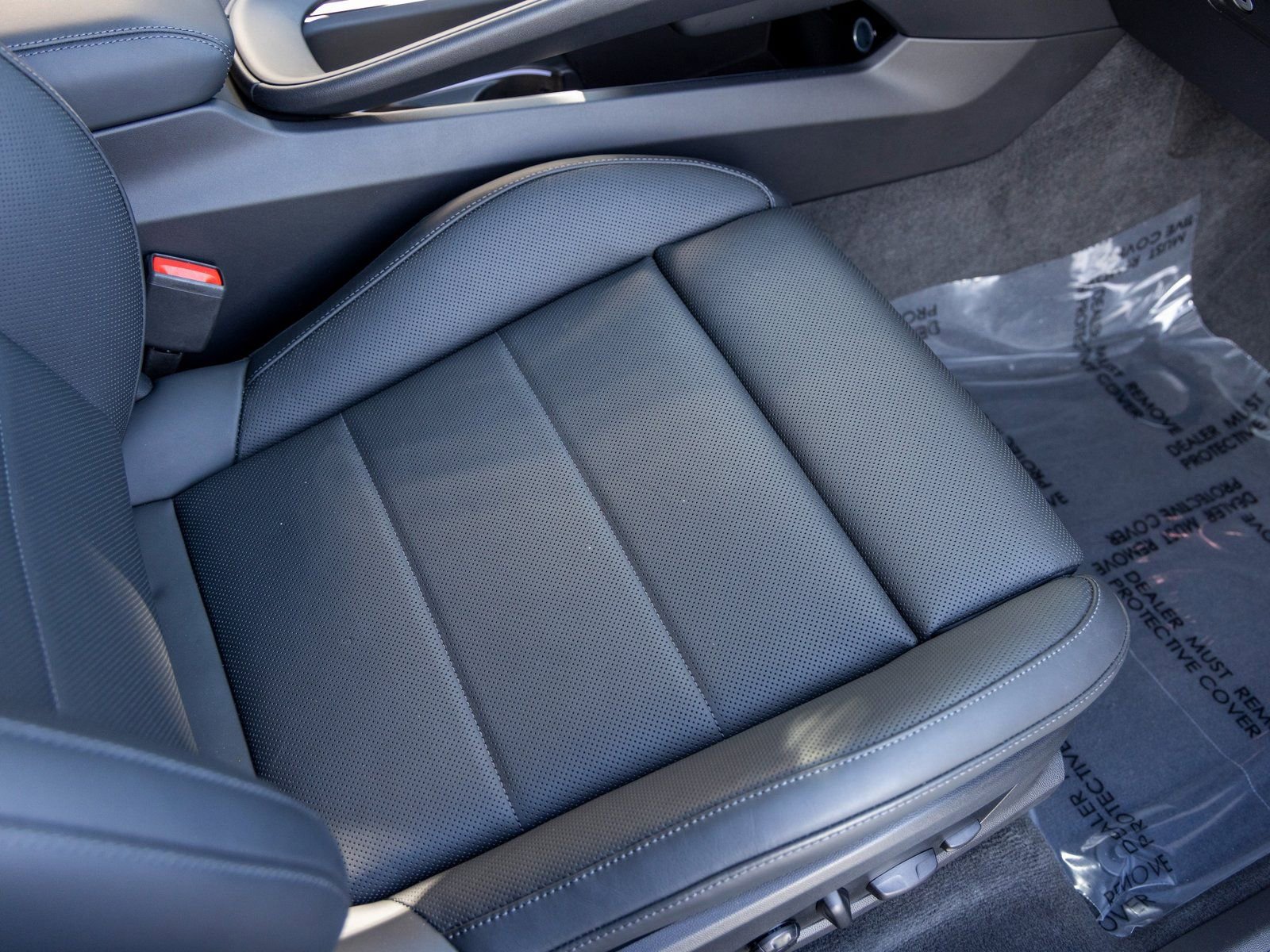 Certified 2025 Porsche Macan Electric image 50