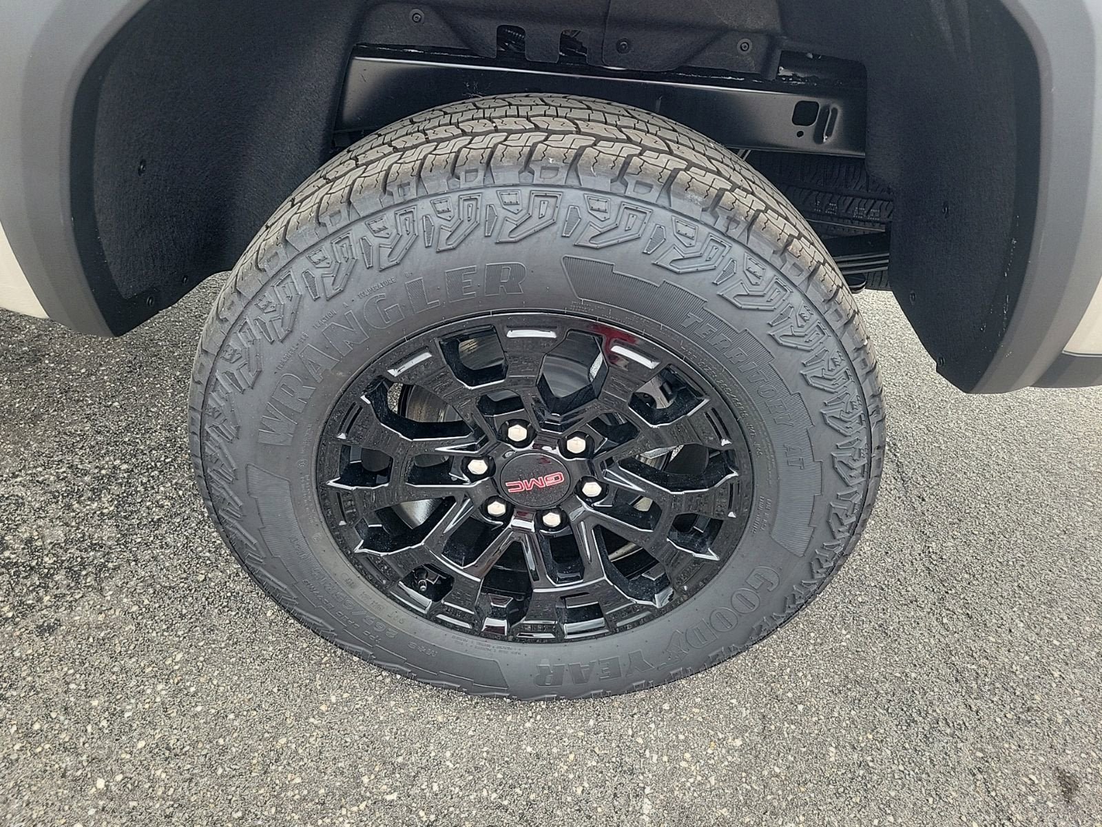New 2026 GMC Canyon Elevation w/ Convenience Package RWD image 8