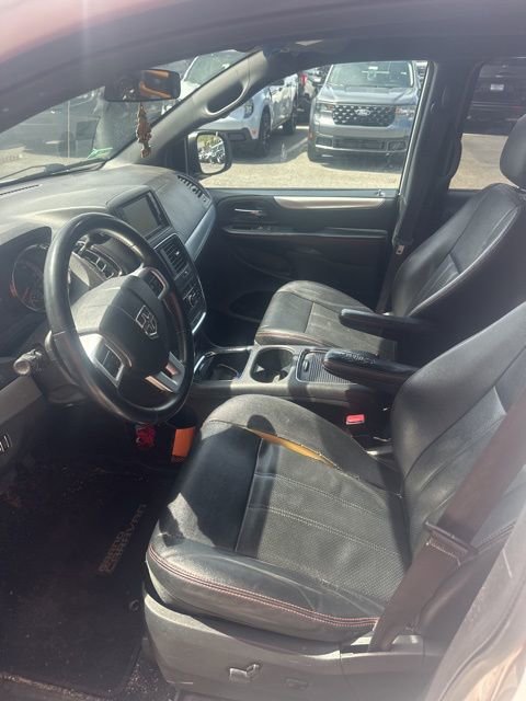 Used 2016 Dodge Grand Caravan R/T image 7