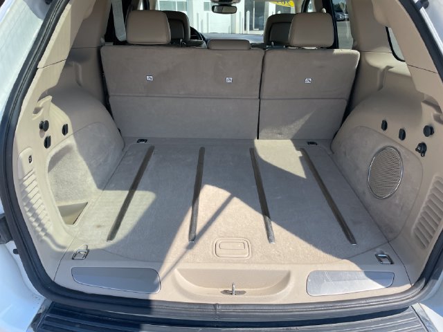 Used 2017 Jeep Grand Cherokee Overland AWD/4WD image 25
