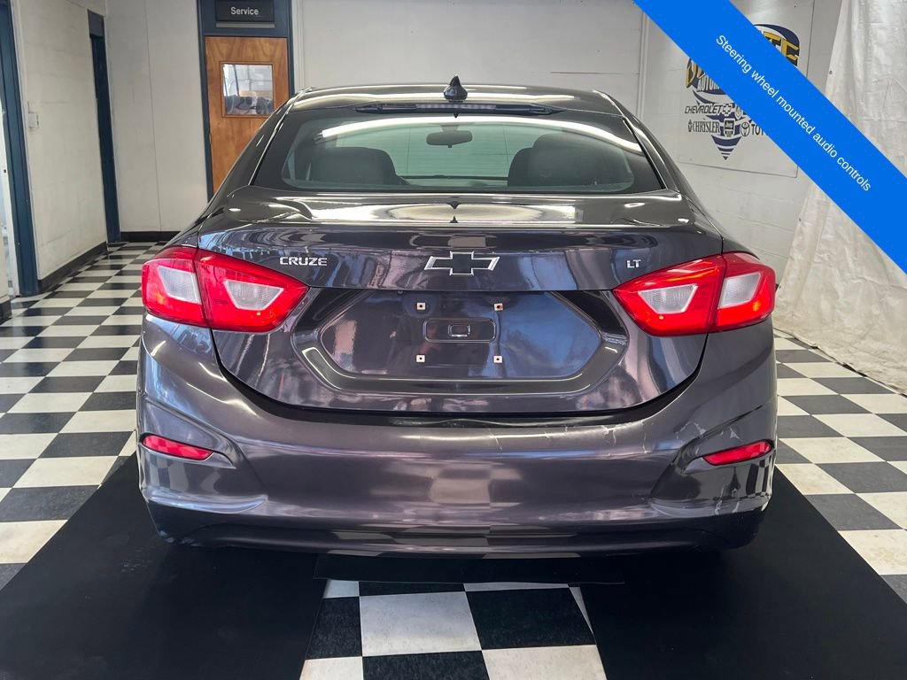 Used 2016 Chevrolet Cruze LT image 10
