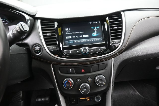Used 2017 Chevrolet Trax LT w/ LT Convenience Package FWD image 10