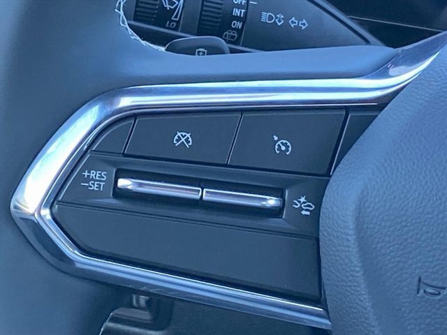 New 2025 Chevrolet Equinox EV LT w/ Convenience Package II image 7