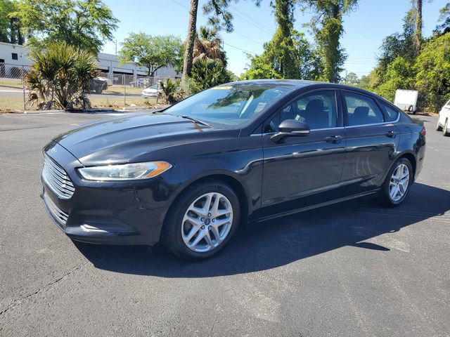 Used 2015 Ford Fusion SE FWD image 3