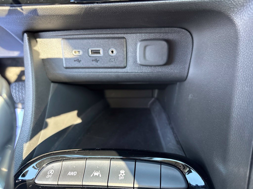 Used 2023 Buick Encore GX Preferred w/ Cold Weather Comfort Package AWD/4WD image 19