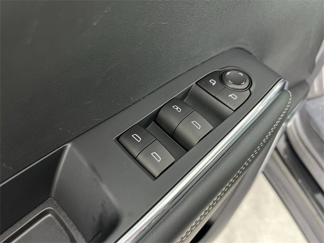 Used 2025 GMC Acadia Elevation image 24