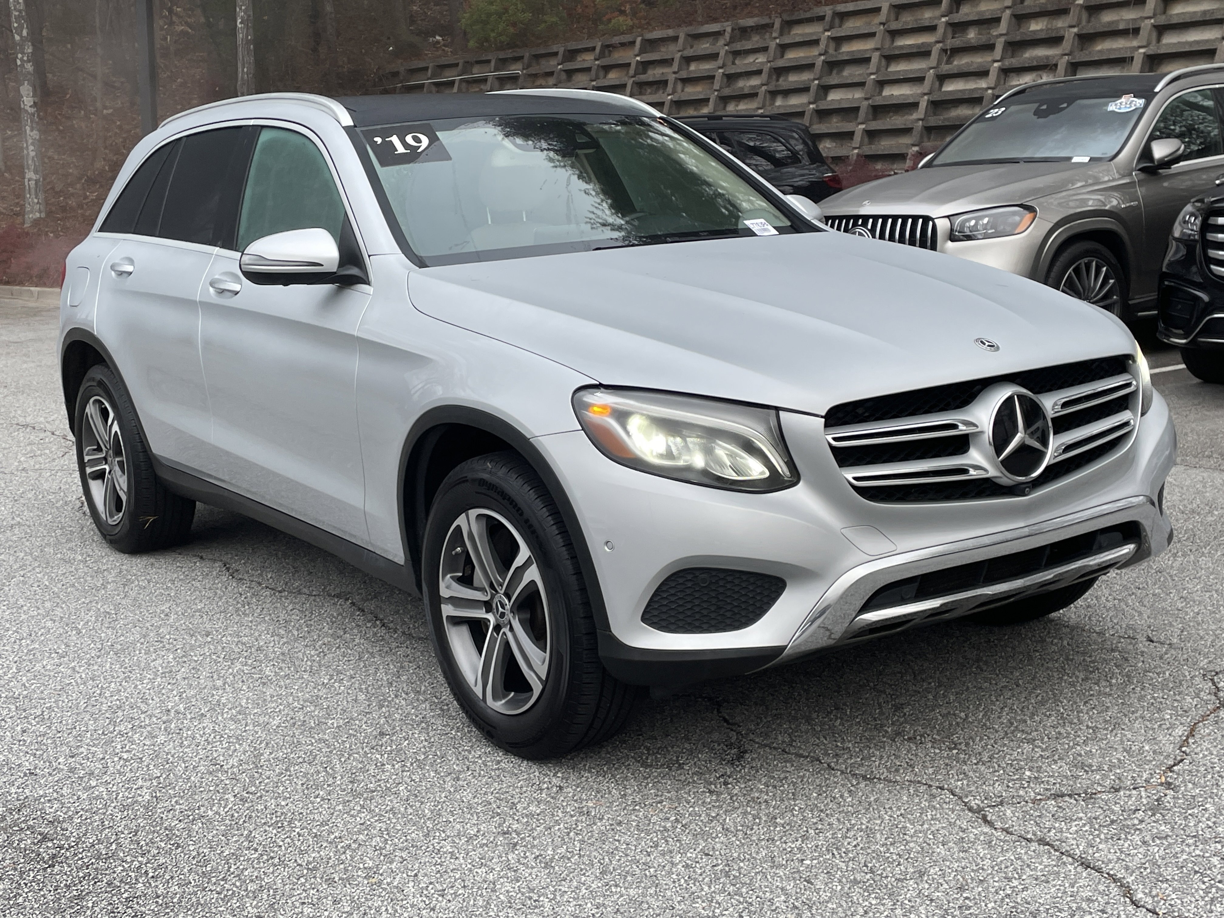 Used 2019 Mercedes-Benz GLC 300 image 4