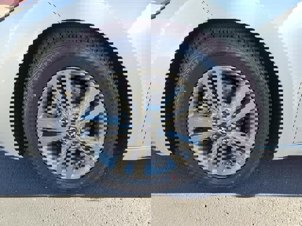 Used 2018 Hyundai Elantra SEL image 15