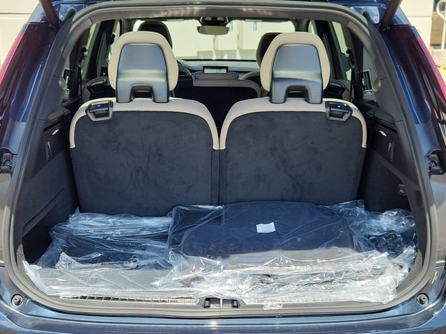 New 2026 Volvo XC90 B6 Core w/ Protection Package image 17