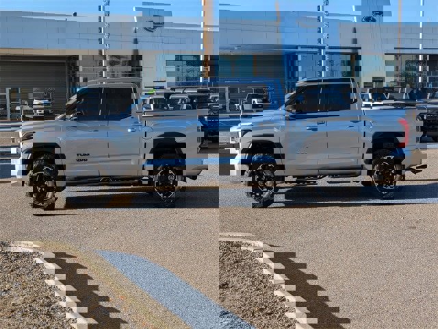 Used 2024 Toyota Tundra Limited image 3