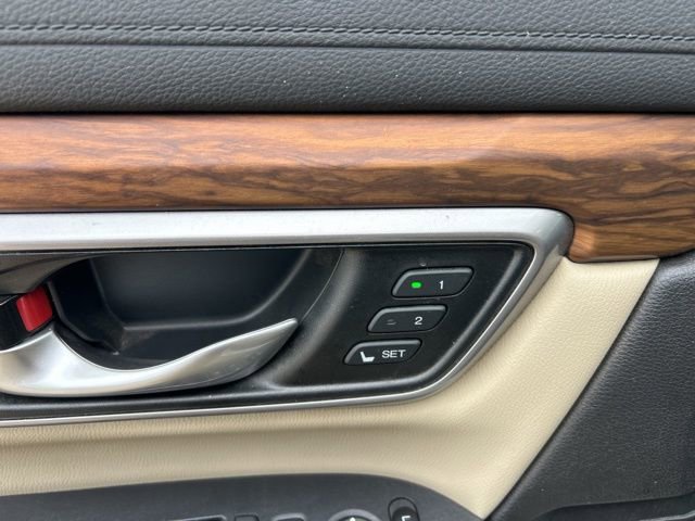 Used 2018 Honda CR-V Touring image 14