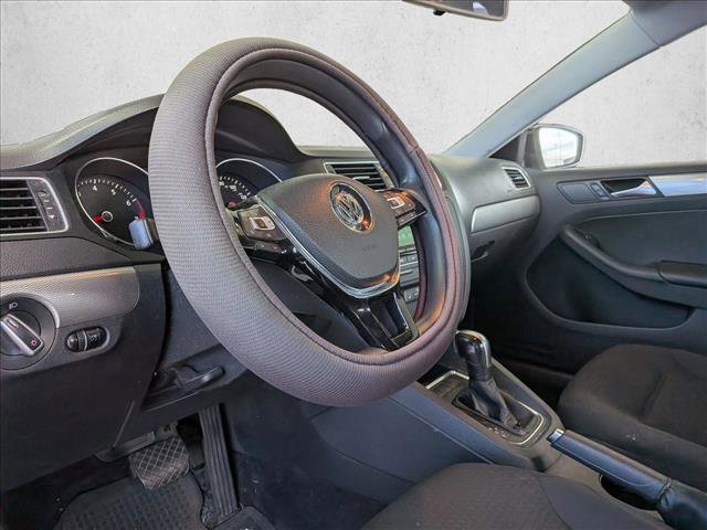 Used 2015 Volkswagen Jetta SE image 9