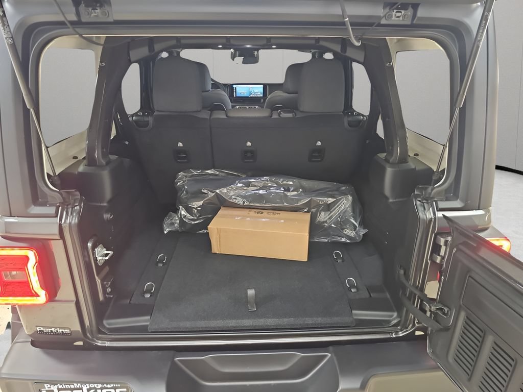 New 2026 Jeep Wrangler Unlimited Rubicon AWD/4WD image 22