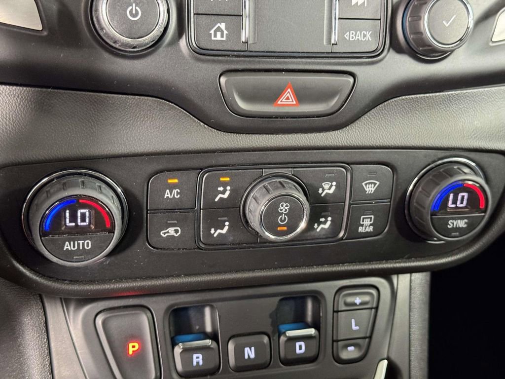 Used 2020 GMC Terrain SLE w/ Driver Convenience Package AWD/4WD image 29