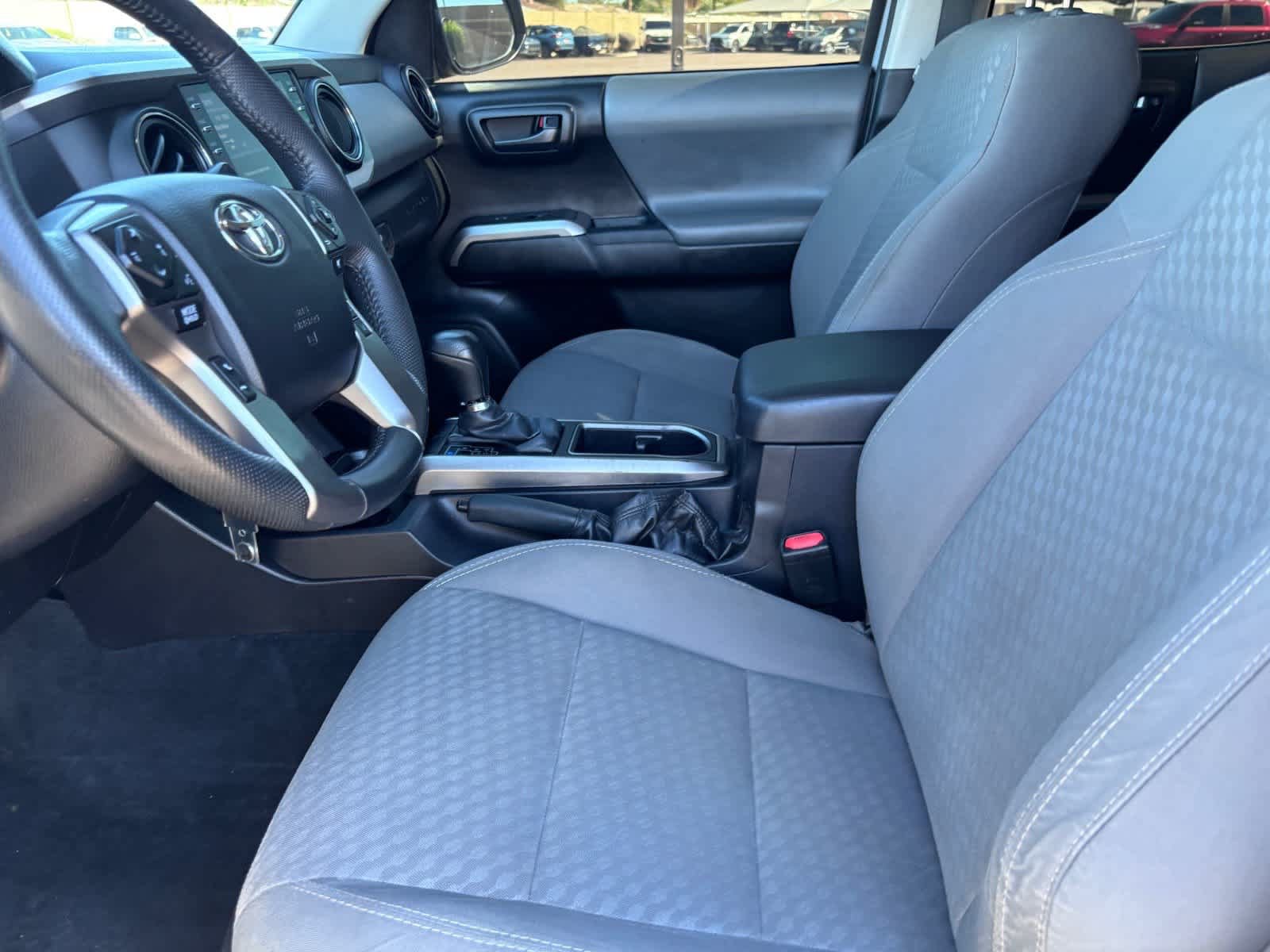 Used 2021 Toyota Tacoma SR5 RWD image 17