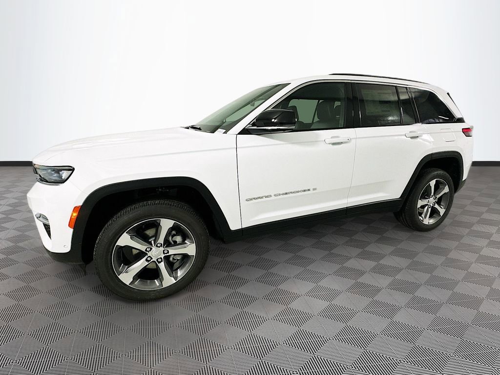 New 2025 Jeep Grand Cherokee Limited w/ Luxury Tech Group II AWD/4WD image 24