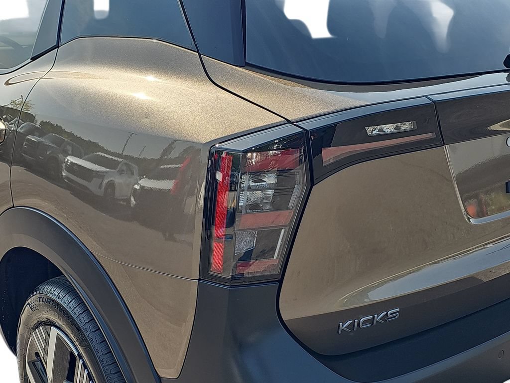 Used 2026 Nissan Kicks SV w/ Charging Package FWD image 32