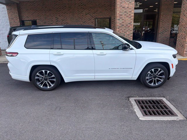 Used 2024 Jeep Grand Cherokee L Overland w/ Advanced Protech Group III AWD/4WD image 9