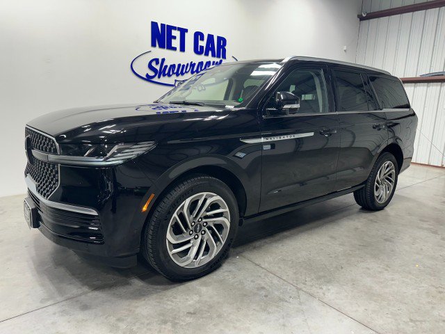 Used 2025 Lincoln Navigator Reserve AWD/4WD image 10