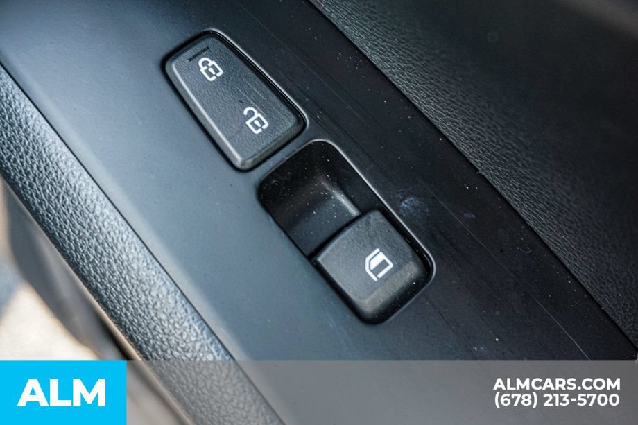 Used 2025 Kia Soul LX w/ LX Technology Package FWD image 50