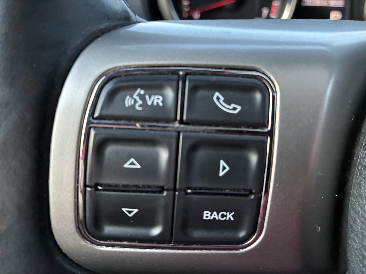 Used 2013 Jeep Grand Cherokee Overland image 24