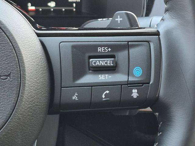 Certified 2025 Nissan Pathfinder Platinum FWD image 18