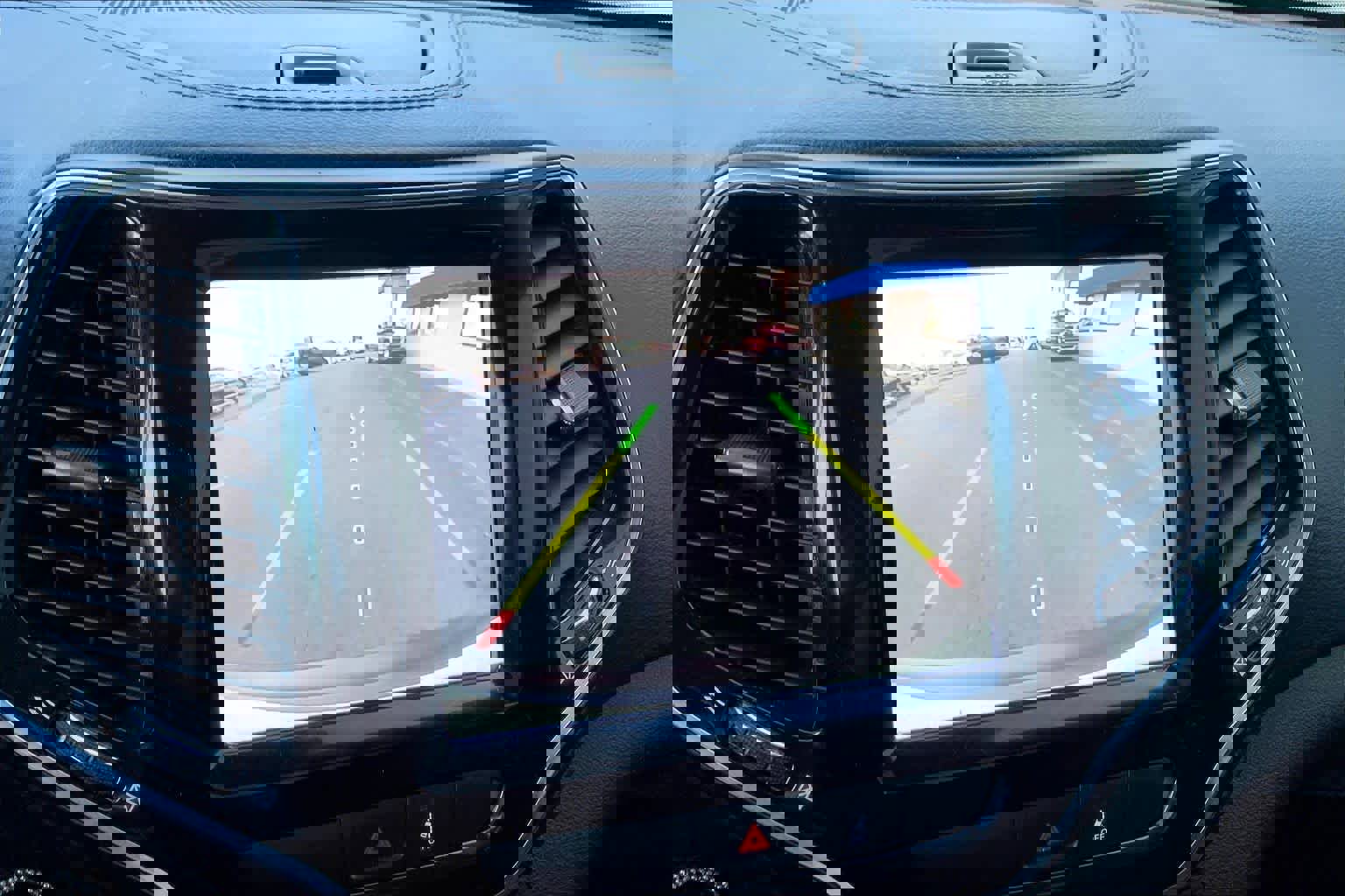 Used 2022 Jeep Cherokee Limited w/ Mopar Interior Package image 28