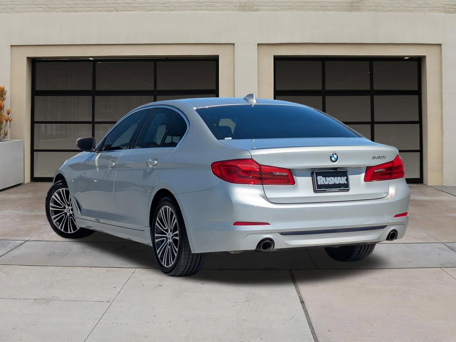 Used 2019 BMW 530i w/ Convenience Package image 2