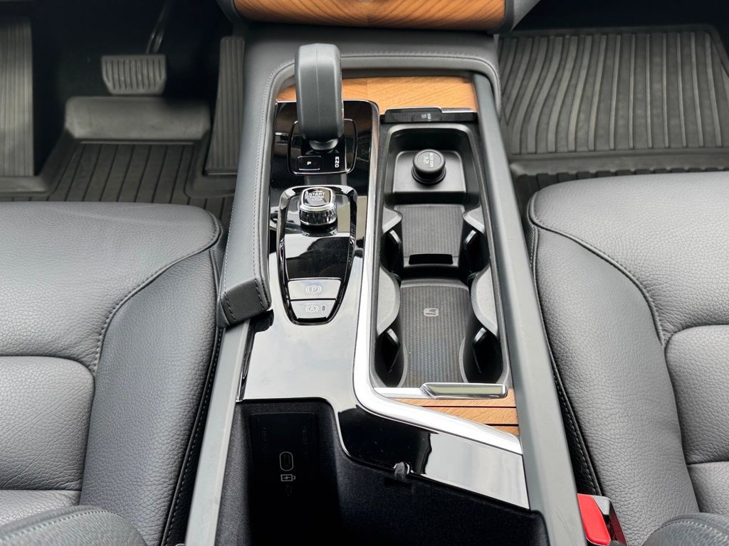 Certified 2025 Volvo XC90 T8 Plus w/ Protection Package AWD/4WD image 15