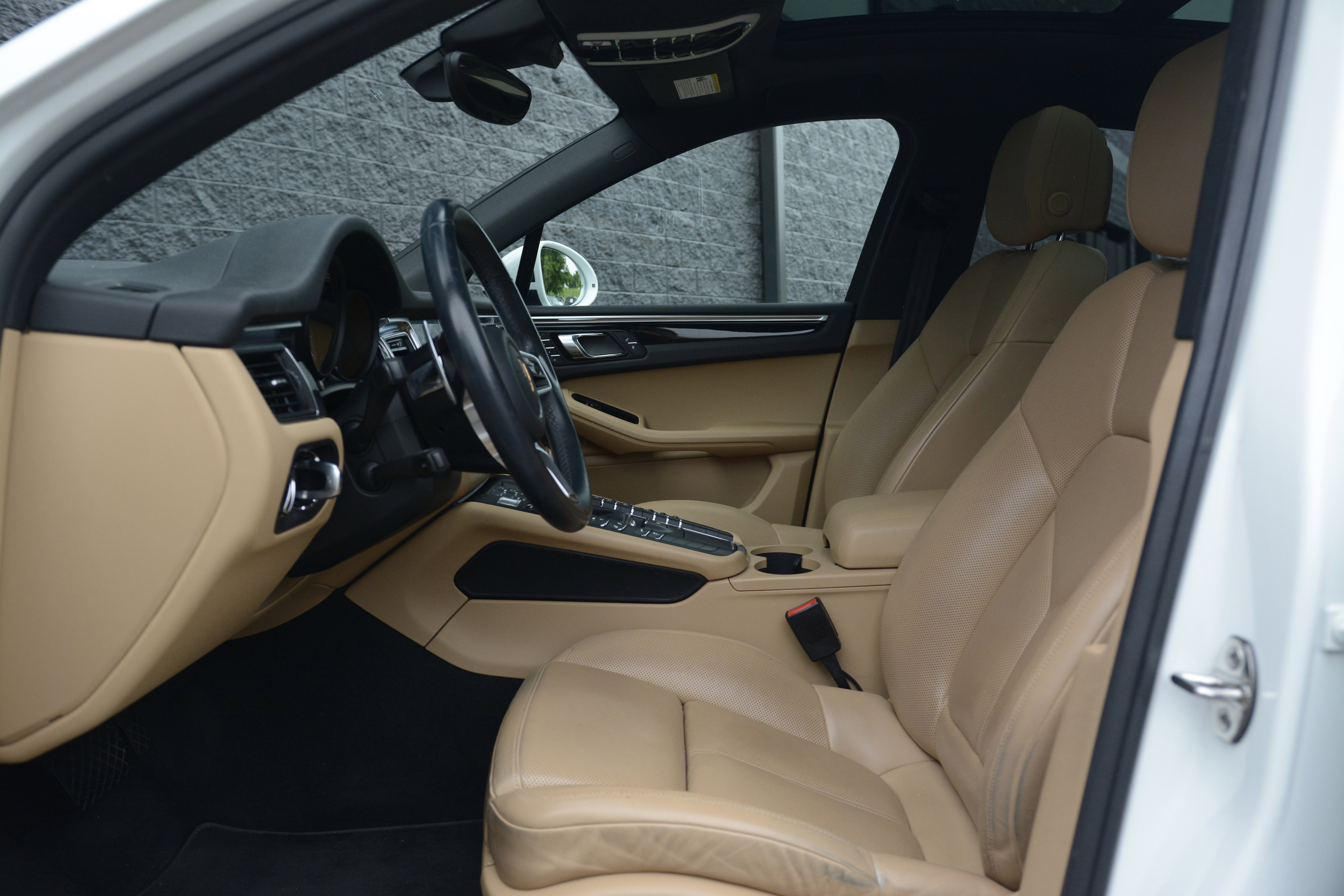 Certified 2018 Porsche Macan S AWD/4WD image 15