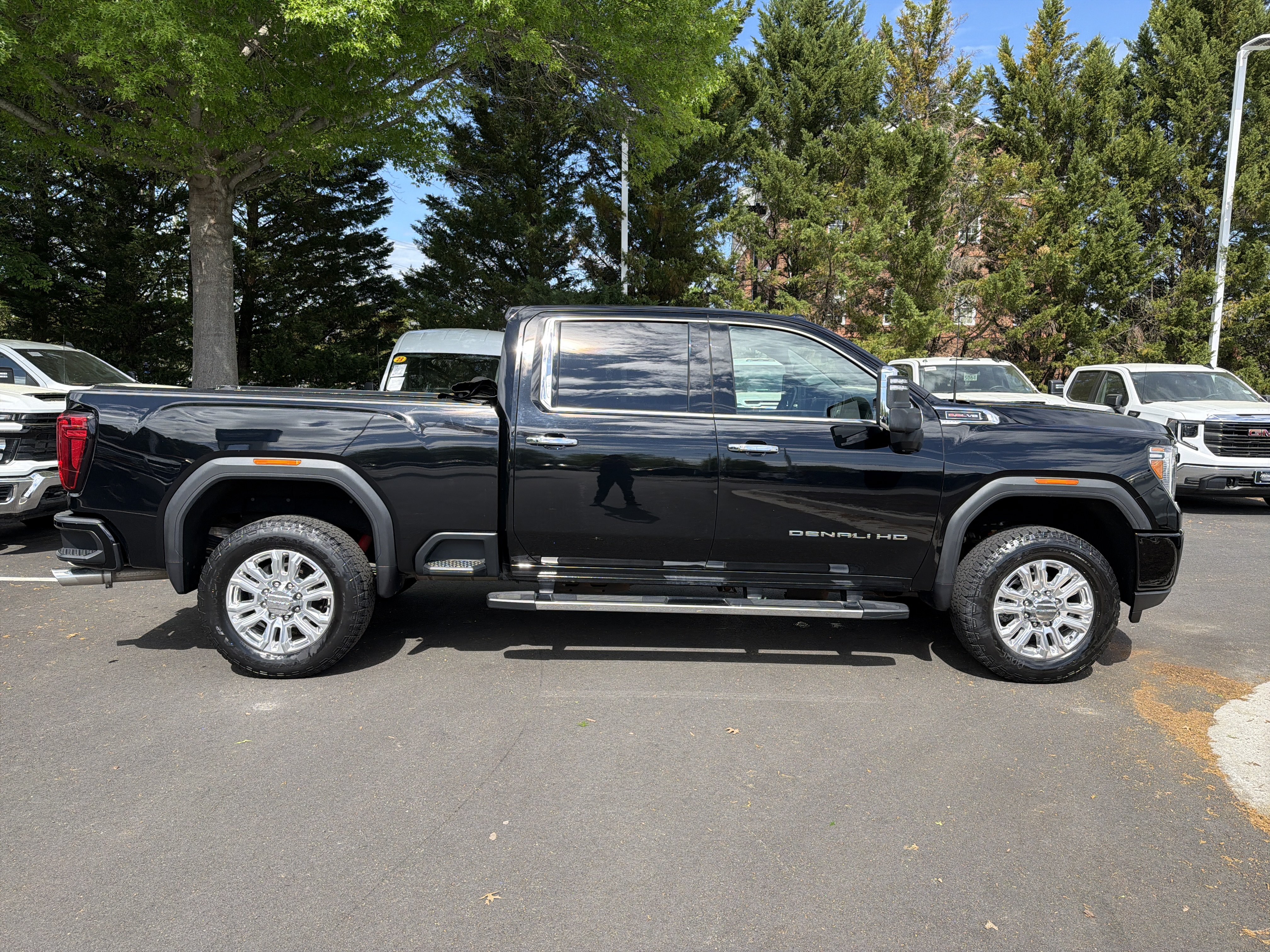 Used 2022 GMC Sierra 2500 Denali w/ Denali Ultimate Package AWD/4WD image 11