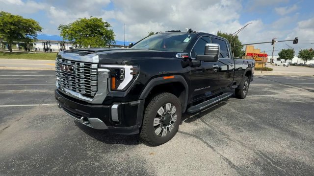 Used 2024 GMC Sierra 3500 Denali w/ Denali Reserve Package AWD/4WD image 4