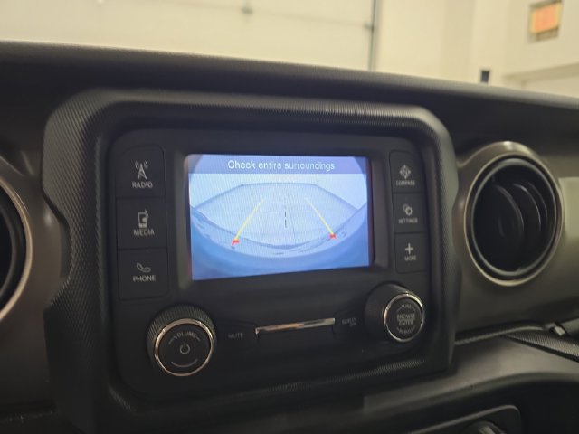 Used 2020 Jeep Wrangler Sport AWD/4WD image 18
