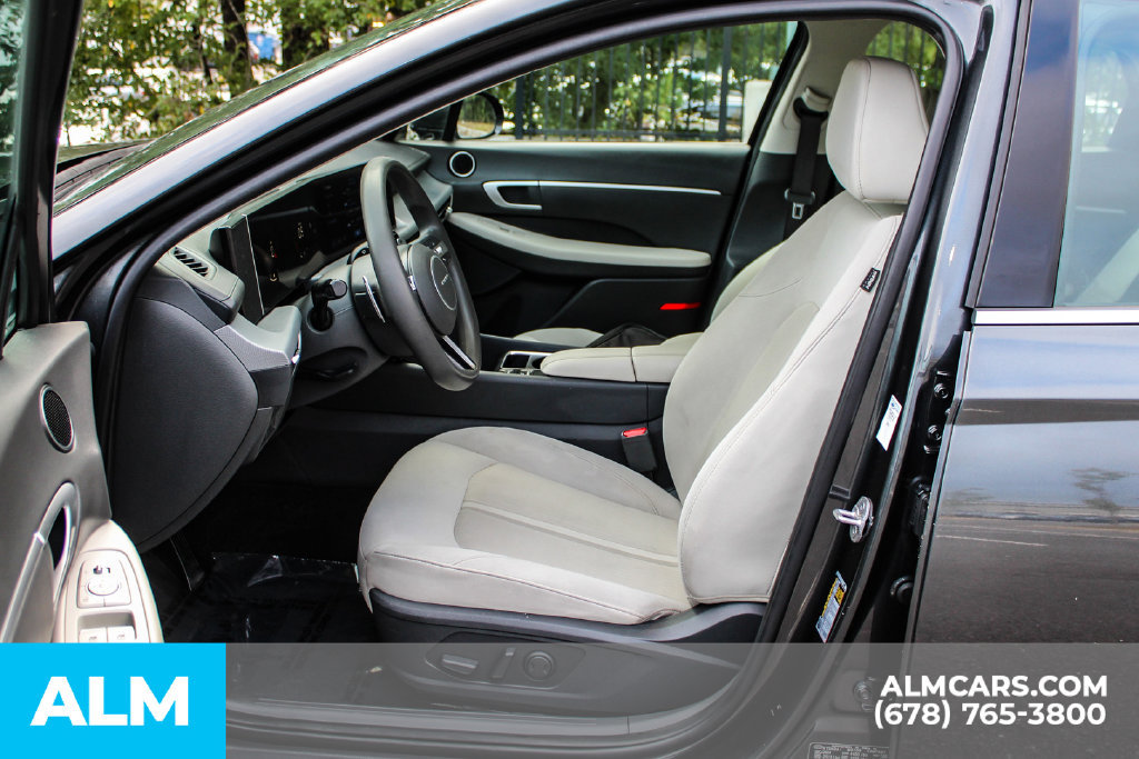 Used 2025 Hyundai Sonata SEL FWD image 16