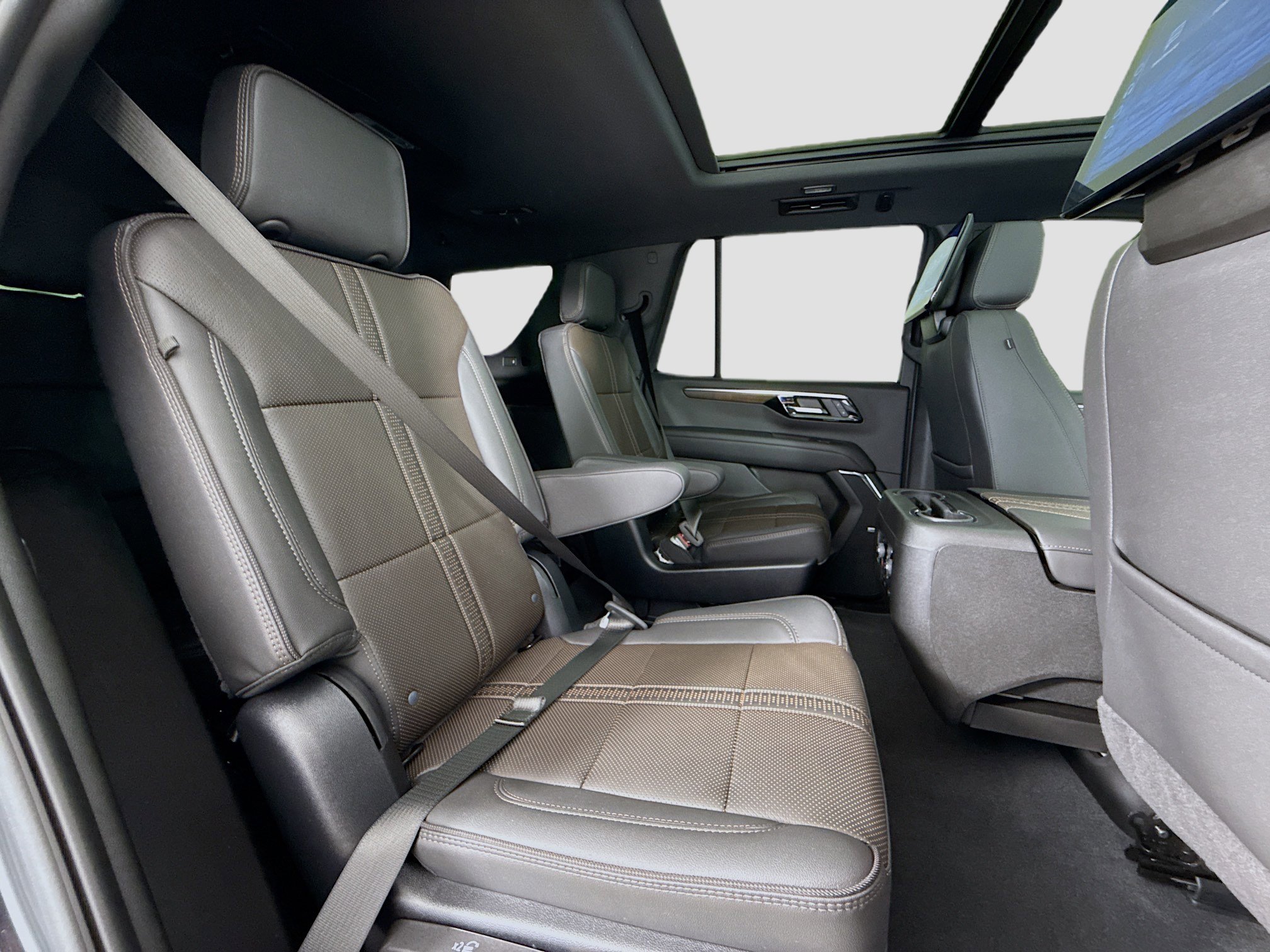 Used 2025 Chevrolet Tahoe High Country image 31