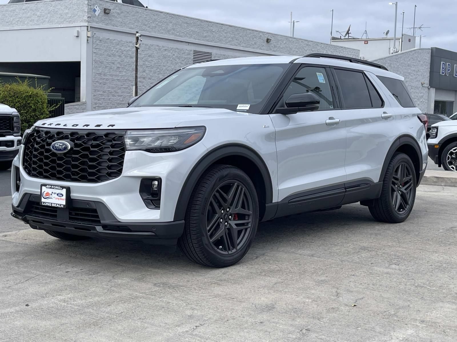 New 2026 Ford Explorer ST-Line w/ ST-Line Street Pack RWD image 5