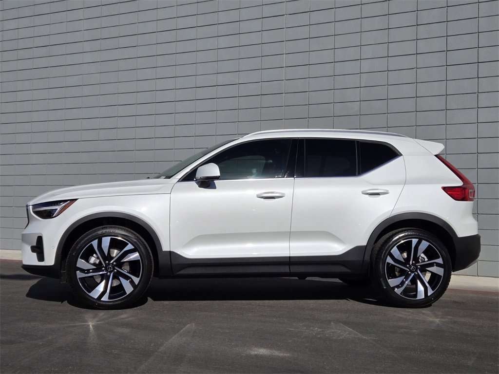 New 2025 Volvo XC40 B5 Ultra w/ Protection Package image 2