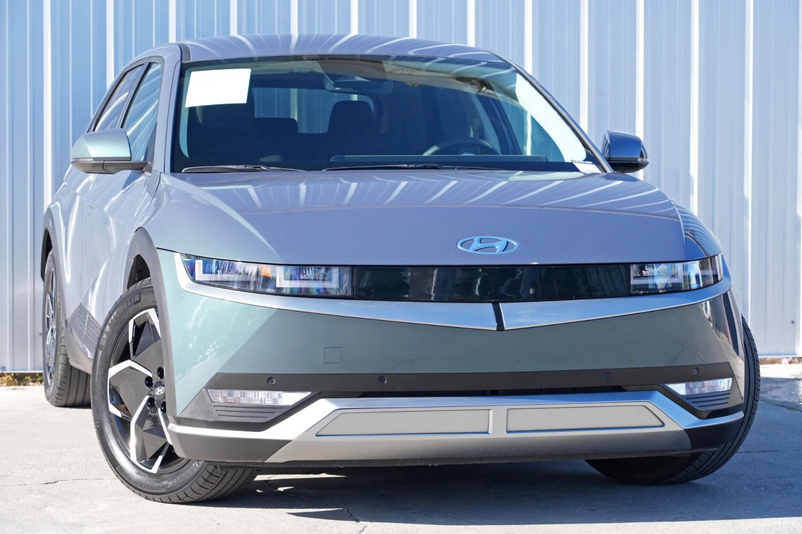 Used 2024 Hyundai Ioniq 5 SEL image 2