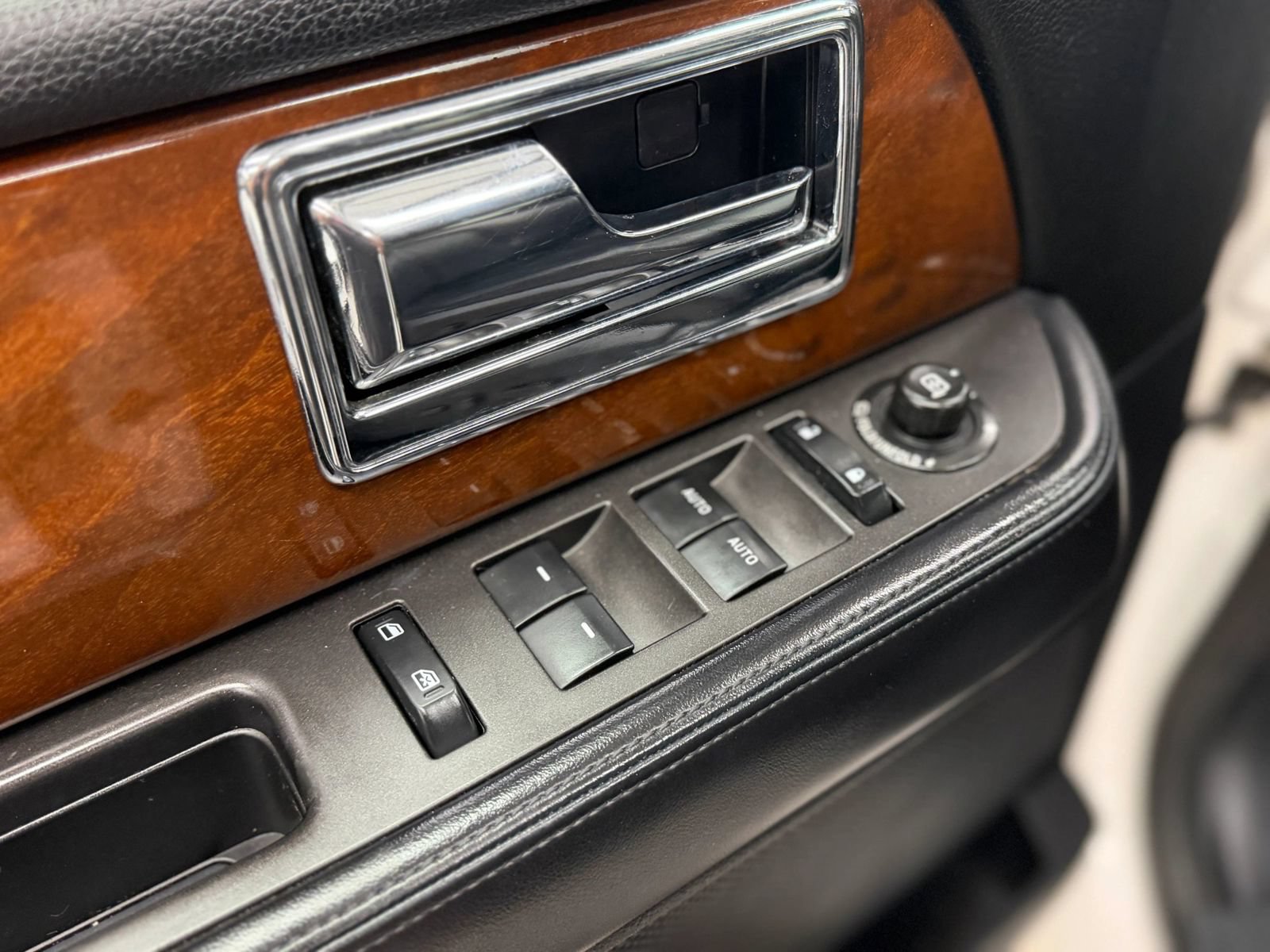 Used 2017 Lincoln Navigator Select AWD/4WD image 23
