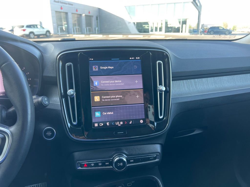 Used 2023 Volvo XC40 B5 Plus w/ Driver Assist Package image 7