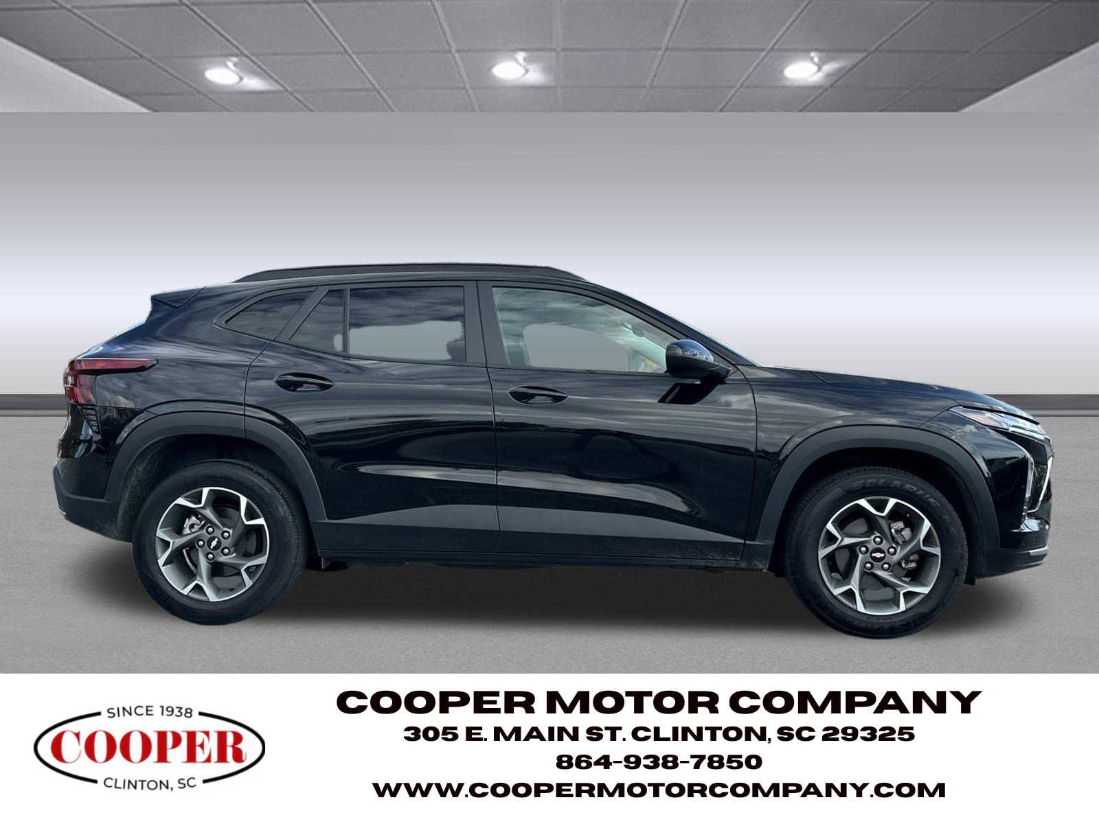 Used 2024 Chevrolet Trax LT FWD image 8